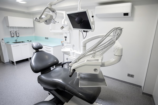 Dentist Near Me: What To Look For In A Practice